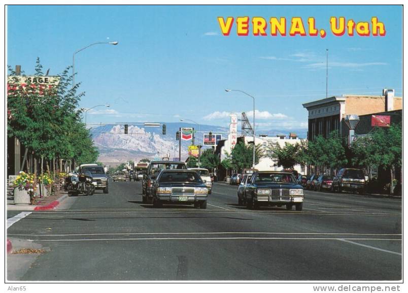 Vernal Utah, Street Scene, Motorcycle, Chevron Gas Station, On 1980s Vintage Postcard - Autres & Non Classés