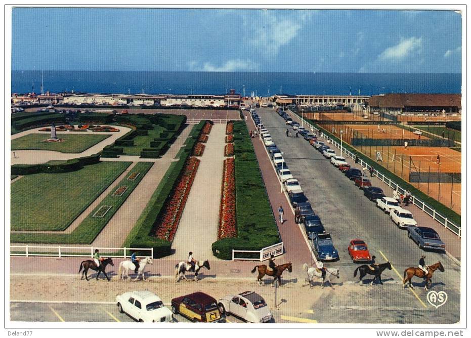 DEAUVILLE - Vue D'Ensemble Sur Les Jardins Et Les Tennis - Deauville