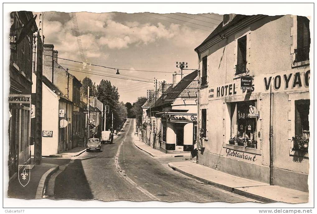 Argent-Sur-Sauldre (18) : Route, D'Orléans, Hôtel Des Voyageurs Et Magasin De Glaces En 1959 (animé). - Argent-sur-Sauldre