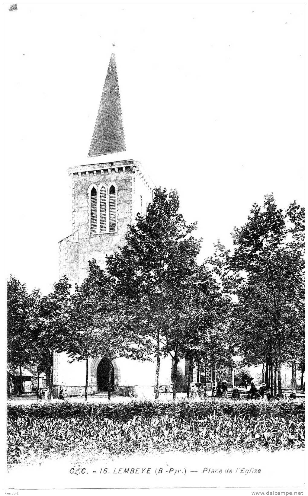Place De L'Eglise - Lembeye