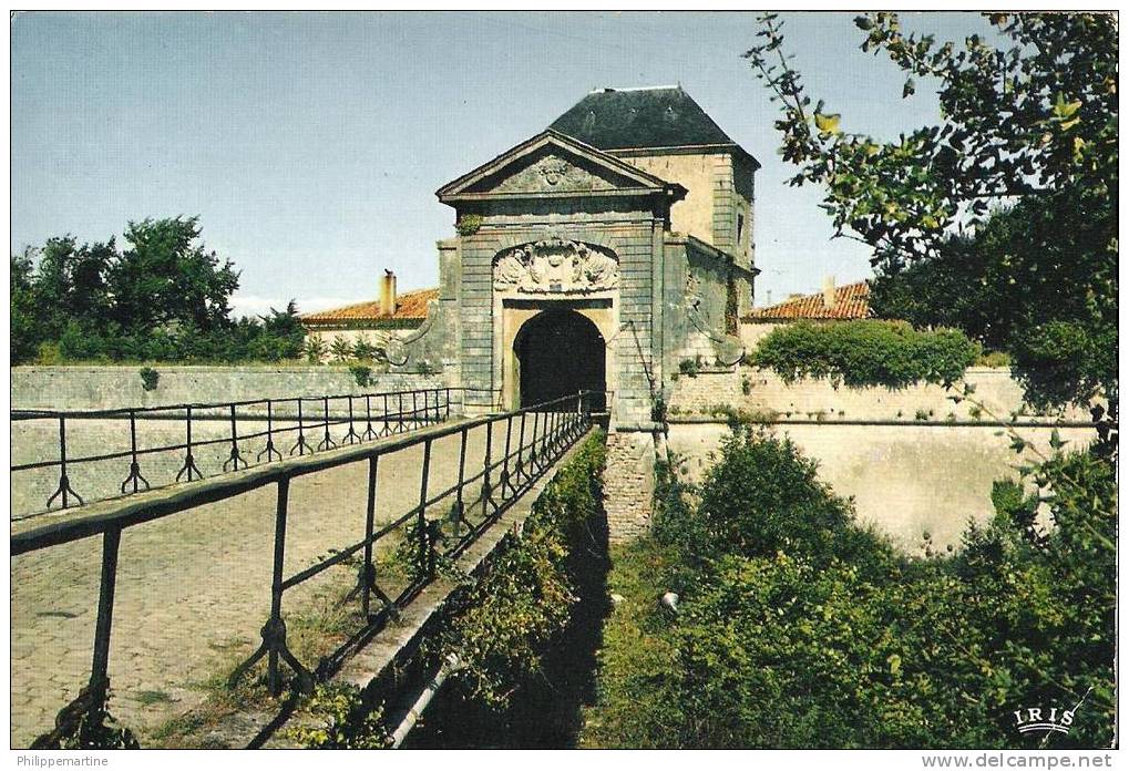 17 - Saint Martin De Ré : Les Fortifications Et La Porte Campani - Saint-Martin-de-Ré