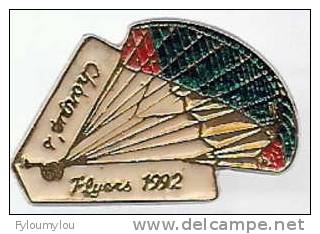 MONTGOLFIERE - Très Joli Pin´s - Chorgue´s Flyers 1992 - Motif Montgolfière - Airships