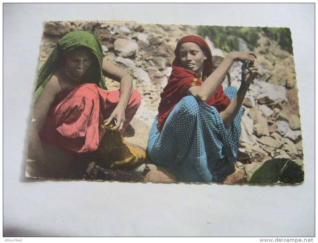 MARCOPHILIE -CARTE POSTALE DE LA COTE FRANCAISE  DES SOMALIS -TYPE DE FEMME DANKALI EN 1963 - TIMBRE ESPACE SATELLITE E - Briefe U. Dokumente