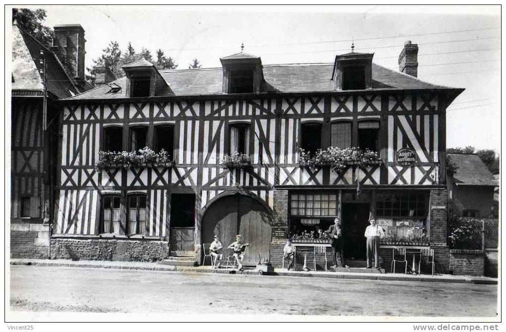 CLERES LOGIS NORMAND DEPENDANCES DU CHATEAU ARRET AUTOBUS  CAFE - Clères