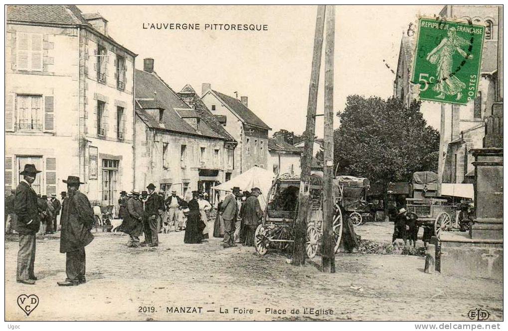 CPA - 63 - MANZAT - La Foire - Place De L'église -  699 - Manzat