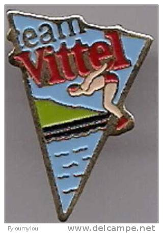 PSORT - Joli Pin´s - Team VITTEL - Motif Avec Plongeuse - Plongée