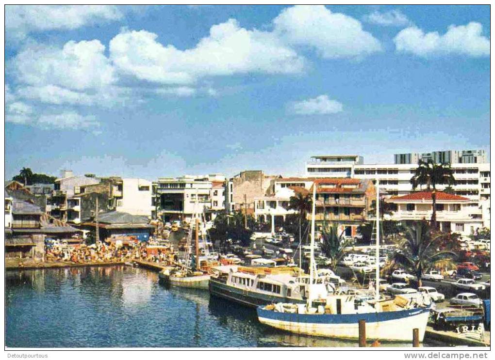 GUADELOUPE : POINTE A PITRE : Vue Sur La Darse 1982 - Pointe A Pitre