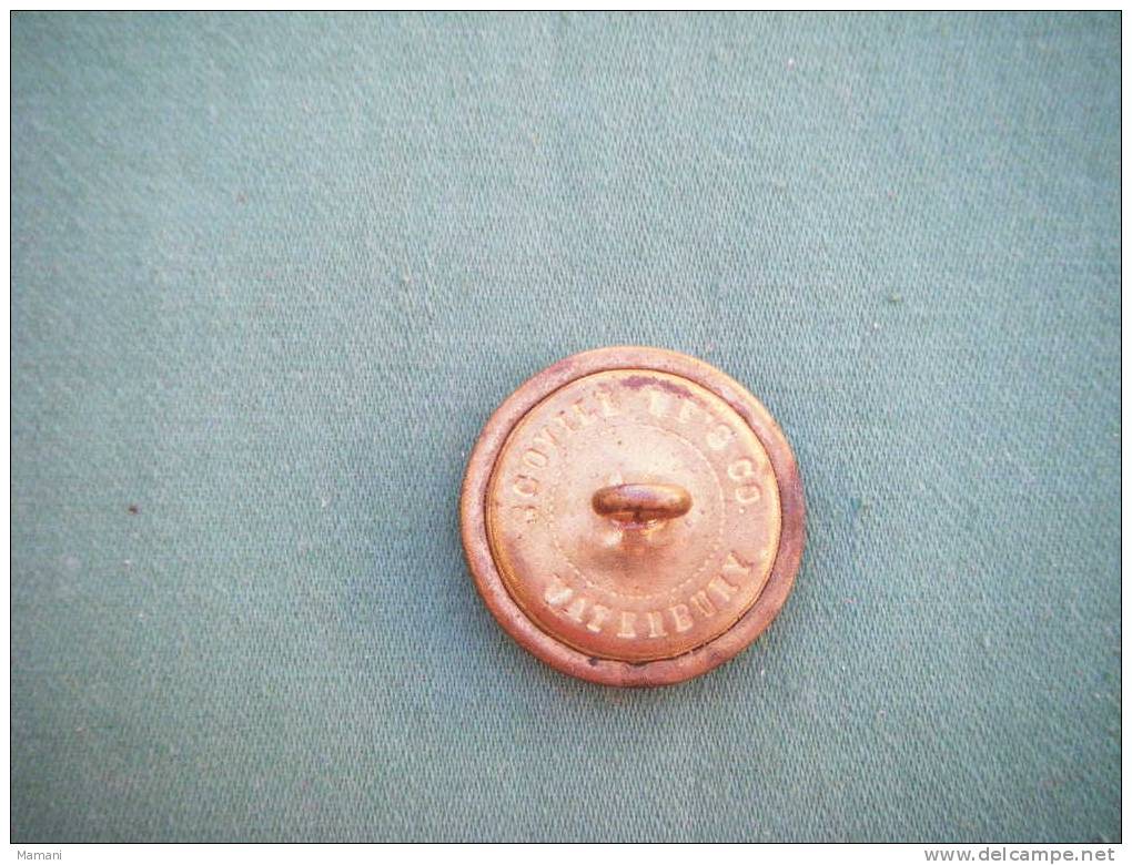 Bouton Militaire-aigle  Diametre 2.4cm    -scovill Mf.g.co Sous Reserve?- - Boutons