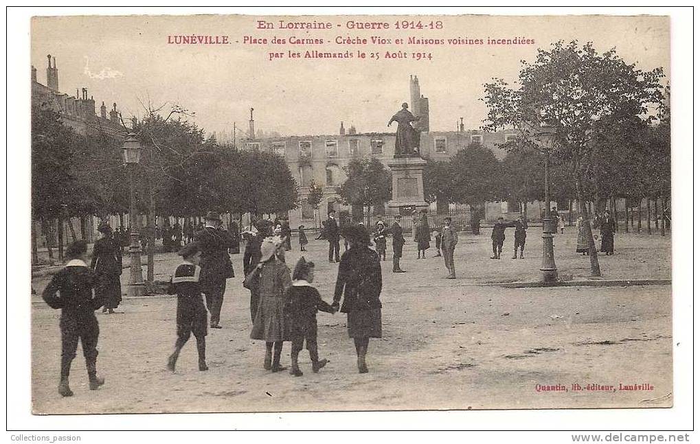 Cpa , 54 , LUNEVILLE  , Place Des Carmes , Très Animée , écrite - Luneville