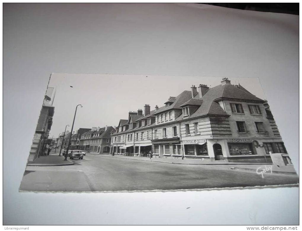 Bdj - CPSM N°9 - PONT-L'EVEQUE - Rue Saint-Michel - [14] Calvados - Pont-l'Evèque