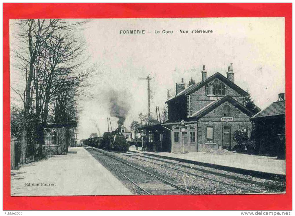 FORMERIE 1916 LA GARE VUE D INTERIEUR LOCOMOTIVE A VAPEUR CARTE EN TRES BON ETAT - Formerie