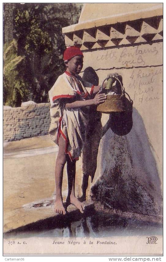 Guinée - (Karfala) Jeune Négro à La Fontaine - Guinee