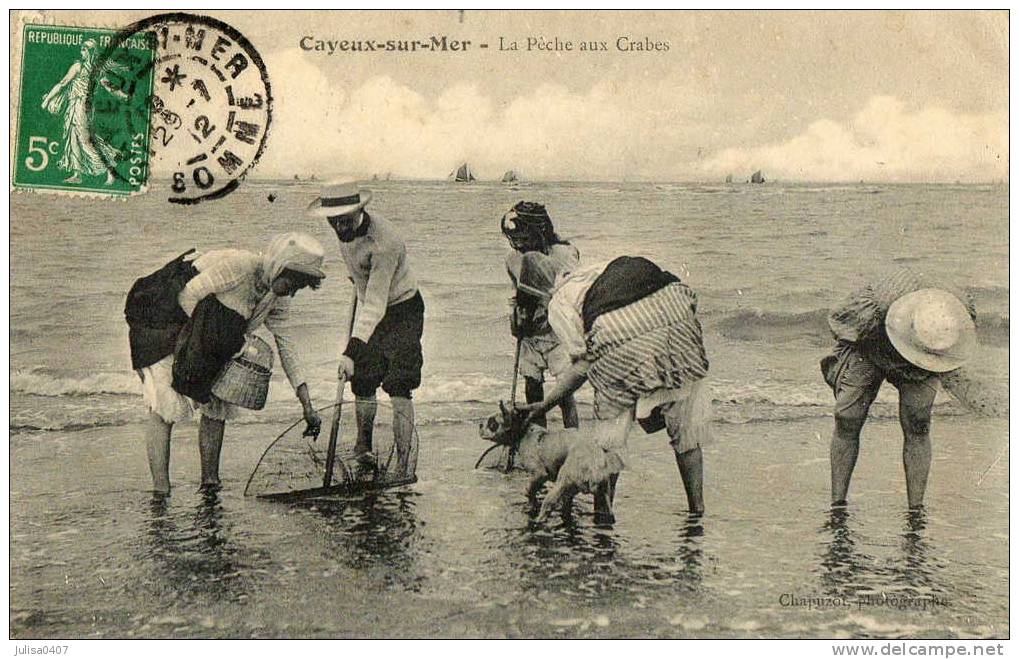 CAYEUX SUR MER (80) Peche à Pied Pecheurs De Crabes Gros Plan - Cayeux Sur Mer