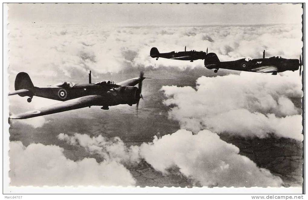 Avions Royal Air Force VICKERS Wellesleys Long Range Editions Pc Paris Carte Dentelée Véritable Photo - 1939-1945: 2de Wereldoorlog