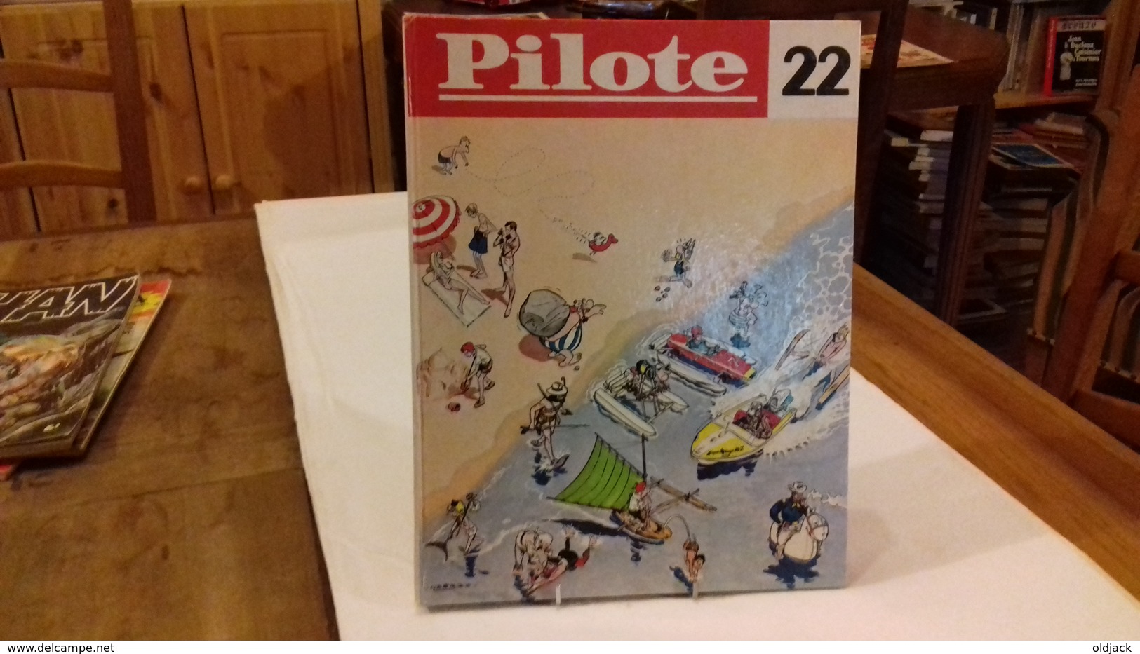 PILOTE 22   RELIURE EDITEUR DARGAUD  (fin R8) - Pilote