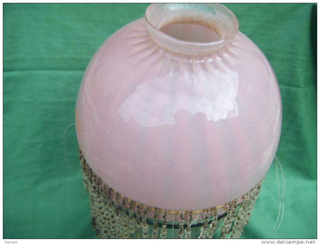 Ancien Lustre  Pampilles(perles Et Tuyau)de Verre-opaline Rose--diametre 14cm-hauteur Totale 25cm Tout Compris (environ) - Luminaires & Lustres