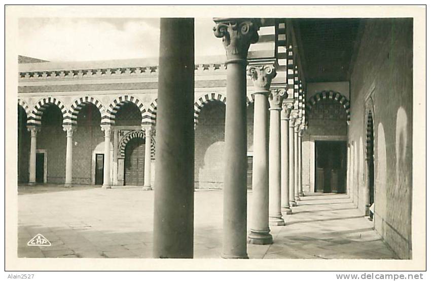 TUNIS - Le Bardo - Le Grand Patio (CAP, N° 126) - Tunisia