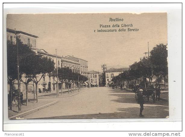 Campania AVELLINO Piazzia Libertà Stretto 1910 Viaggiata - Formato Piccolo - Avellino