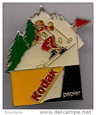 Pin´s KODAK Papier - Motif Skieur - Winter Sports