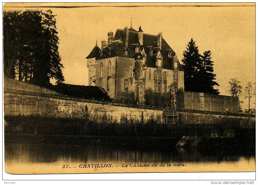 CHATILLON EN BAZOIS - Le Château Vu De La Gare - Chatillon En Bazois