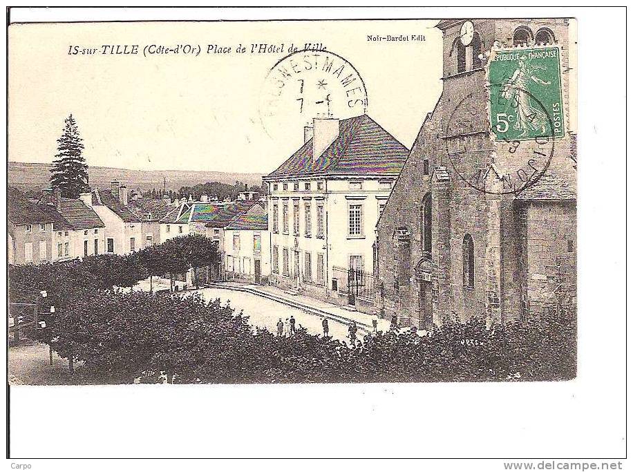 IS-SUR-TILLE. - Place De L'Hotel De Ville. - Is Sur Tille