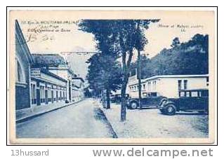 Carte Postale Ancienne Moutiers Salins - La Place. Etablissement De Bains - Moutiers