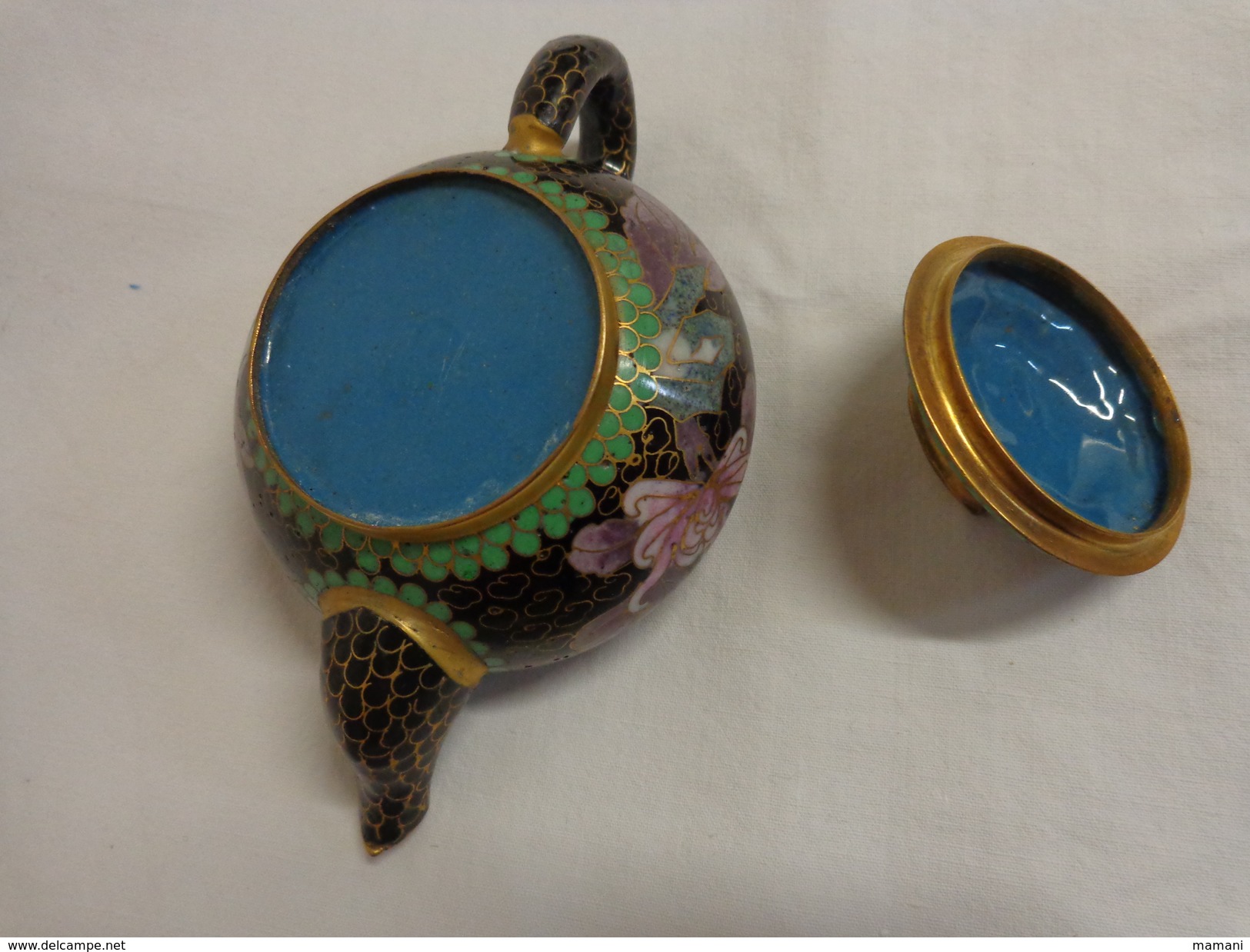 petite theiere-cloisonnee -decor asiatique ? -hauteur bouchon compris 6.5cm