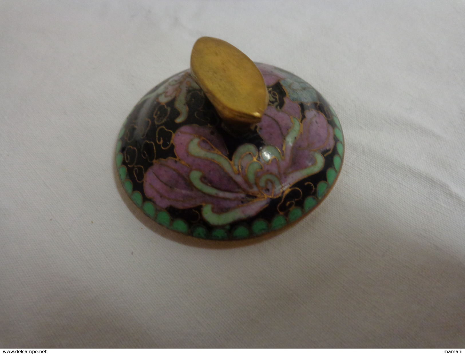 petite theiere-cloisonnee -decor asiatique ? -hauteur bouchon compris 6.5cm