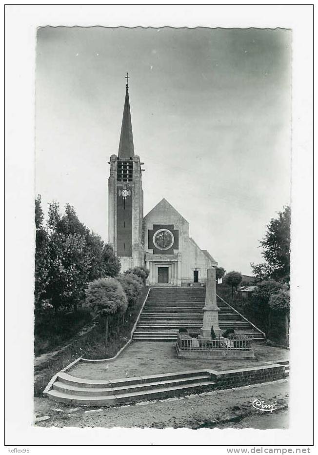 MOISLAINS - L'Eglise Et Le Monument Aux Morts - Moislains