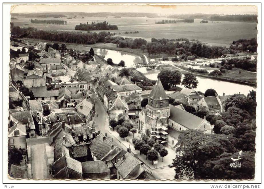 *29*  MAREUIL : Place De L´´Eglise Et Les Ponts Sur Le Canal Et Sur La Marne - Mareuil-sur-Ay