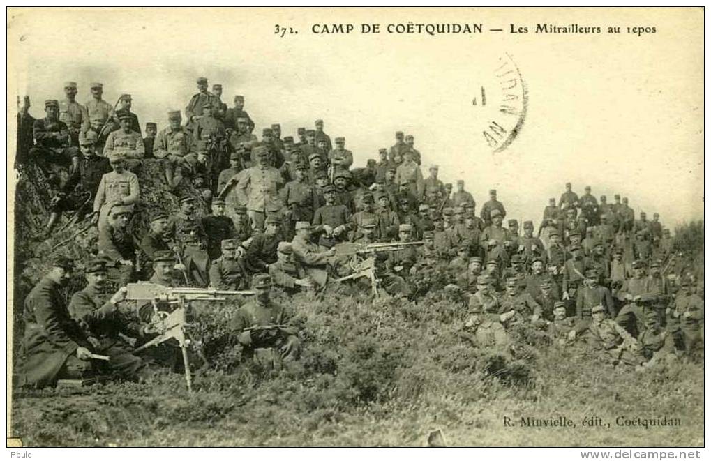 56 - GUER  Camp De Coëtquidan Les Mitrailleurs Au Repos - Guer Coetquidan