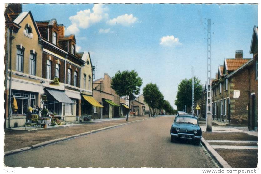 Liévin - Boulevard Germain Delbecque ( Oldtimer, Renault Dauphine ) - Lievin