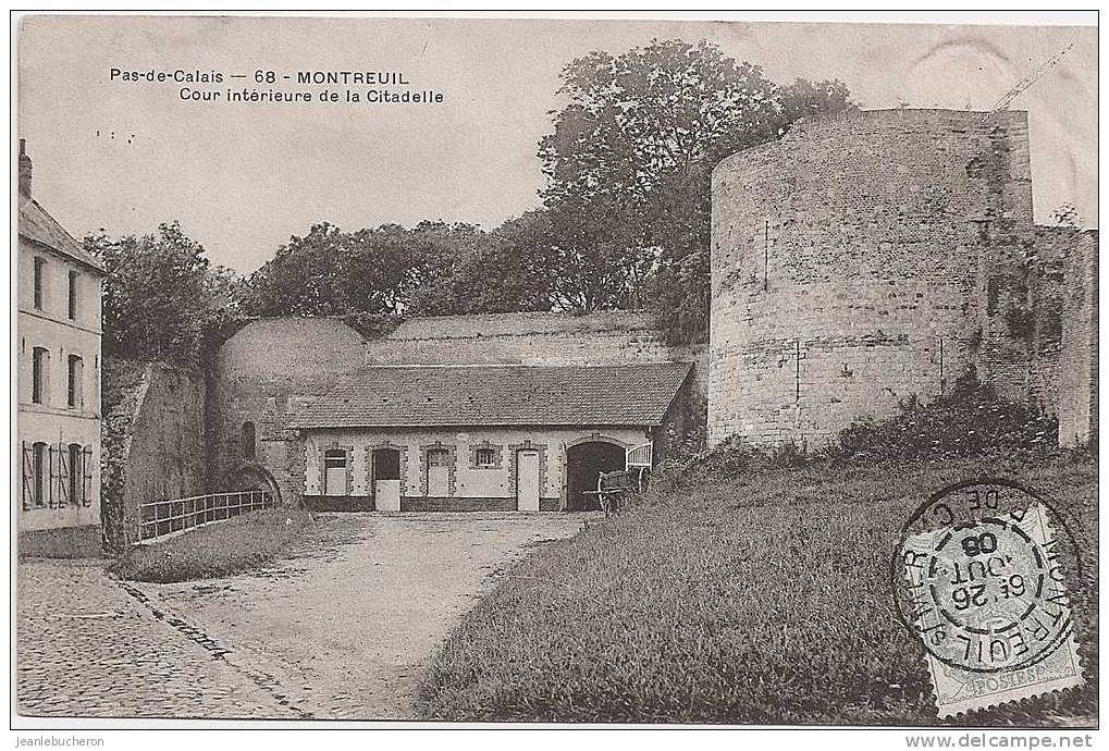 C . P . A   (  MONTREUIL  " Cour Intérieure De La Citadelle "   ) - Montreuil