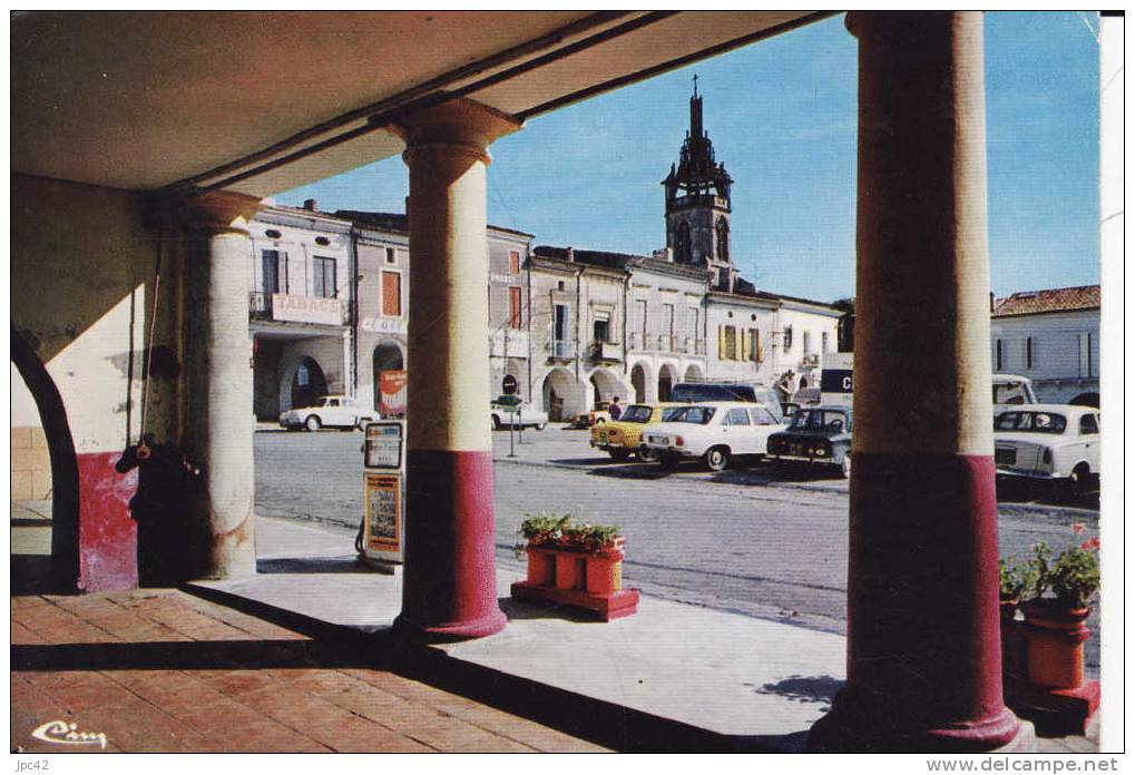 SAUVETERRE De GUYENNE Place De L´hôtel De Ville - Andernos-les-Bains