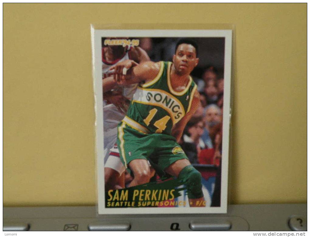 SEATTLE SUPERSONICS - F / C - 94 / 95 ( Carte ) Sam Perkins - N.B.A . N° 221 . 2 Scannes - Seattle Supersonics