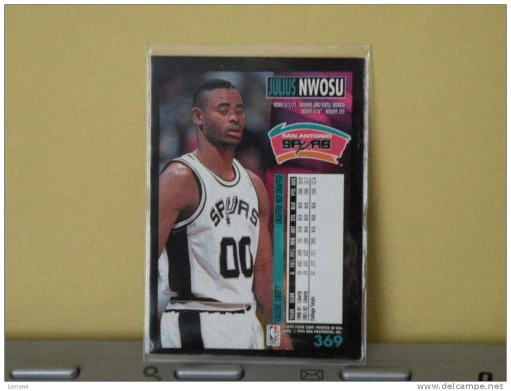 San Antonio Spurs - F  - 94 / 95 ( Carte ) Julius Nwosu - N.B.A .n° 369 . 2 Scannes - San Antonio Spurs