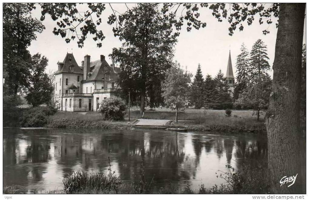 CPSM - 27 - ACQUIGNY - Le Château Et L'Etang - 418 - Acquigny