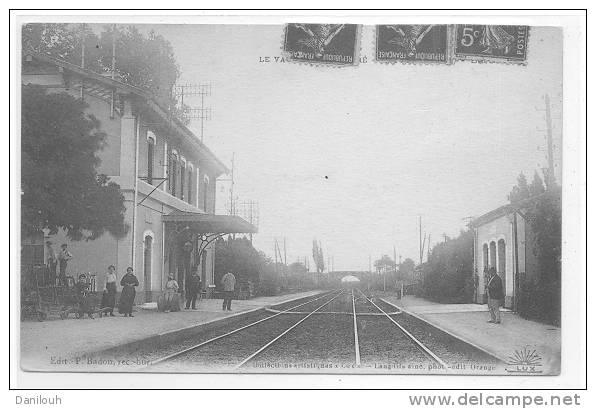 84 // PIOLENC - Vue Intérieure De La Gare, Edit P Badon, ANIMEE - Piolenc