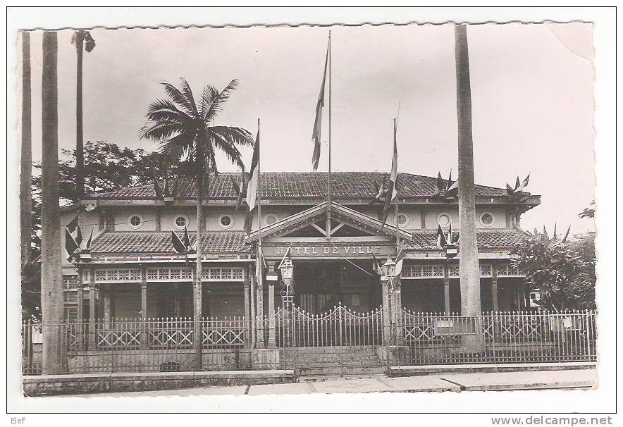 NOUVELLE CALEDONIE , Nouméa: L´Hôtel De Ville / Mairie ; Années 50; B/TB, Peu Commune ! - Nouvelle-Calédonie