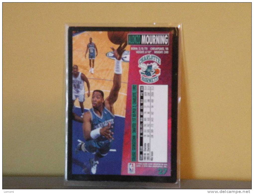 Charlotte Hornets 94/95 ( Carte ) Alonzo MOURNING - N.B.A . N° 27 . 2 Scannes - Charlotte Hornets