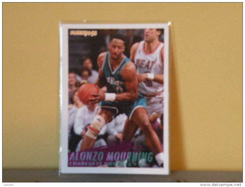 Charlotte Hornets 94/95 ( Carte ) Alonzo MOURNING - N.B.A . N° 27 . 2 Scannes - Charlotte Hornets