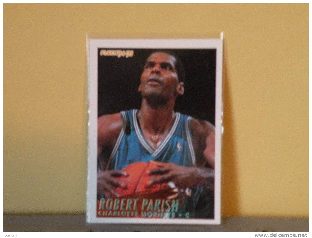 Charlotte Hornets 94/95 ( Carte ) ROBERT PARISH - N.B.A . N° 256 . 2 Scannes - Charlotte Hornets