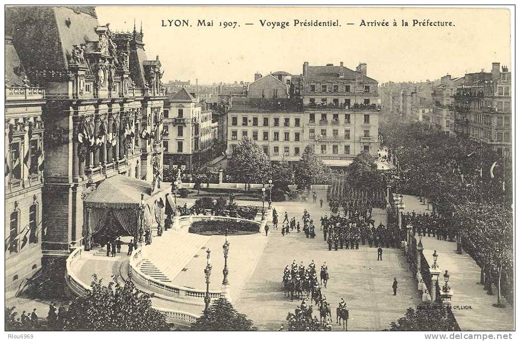 RARE CARTE POSTALE   VOYAGE PRESIDENTIEL MONSIEUR LE PRESIDENT ARMAND FALLIERES A LYON  EN  MAI  1907 - Eventos