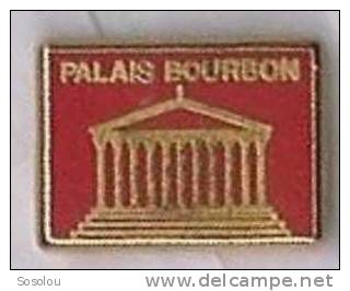 Palais Bourbon, Fond Rouge - Police