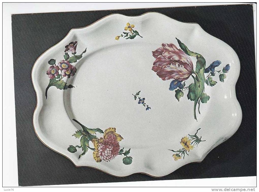 FAIENCES  - PLAT à Décor De Fleurs Fines Dans Le Style De Paul Hannong   - Joseph Hannong Vers  1762-1770 - Objets D'art