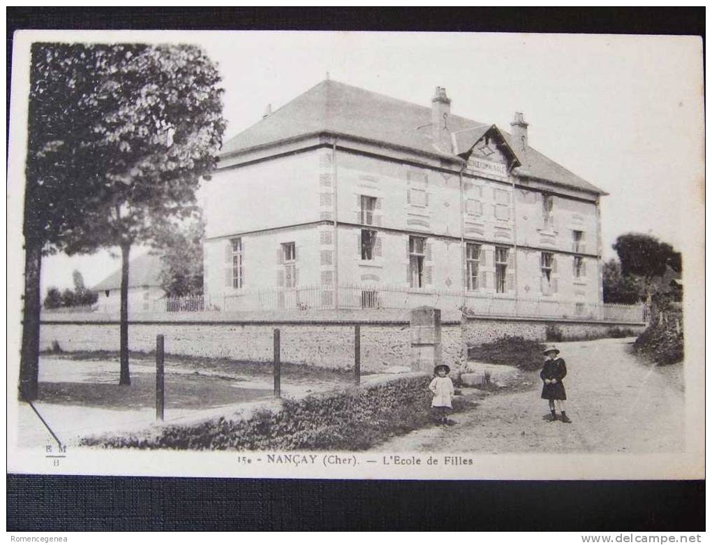 ANCAY - L´Ecole De Filles - Animée - Non Voyagée - Pliure Du Coin Inf. Droit (voir Scan) - Nançay