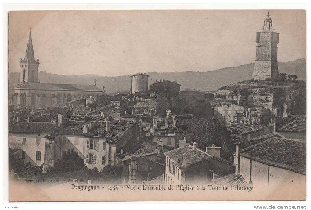 *** DEPT 83 / DRAGUIGNAN - VUE D'ENSEMBLE ET TOUR DE L'HORLOGE *** - Draguignan