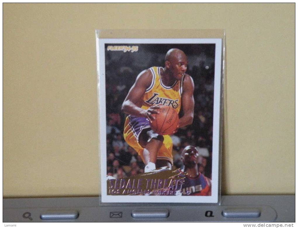 LOS ANGELES Lakers, 94/95- Carte  Basketball - SEDALE THREATT - N.B.A . N° 117. 2 Scan - Los Angeles Lakers