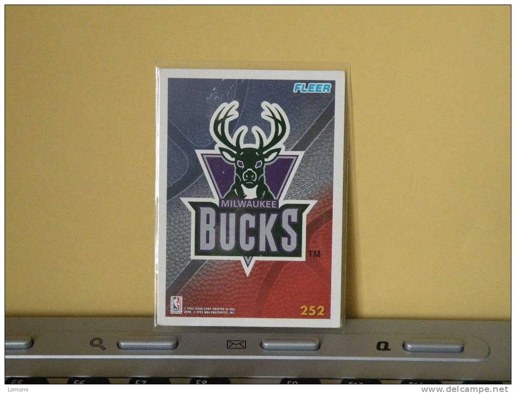 *Carte  Basketball -   - N.B.A . USA . N° 252 - Milwaukee Bucks