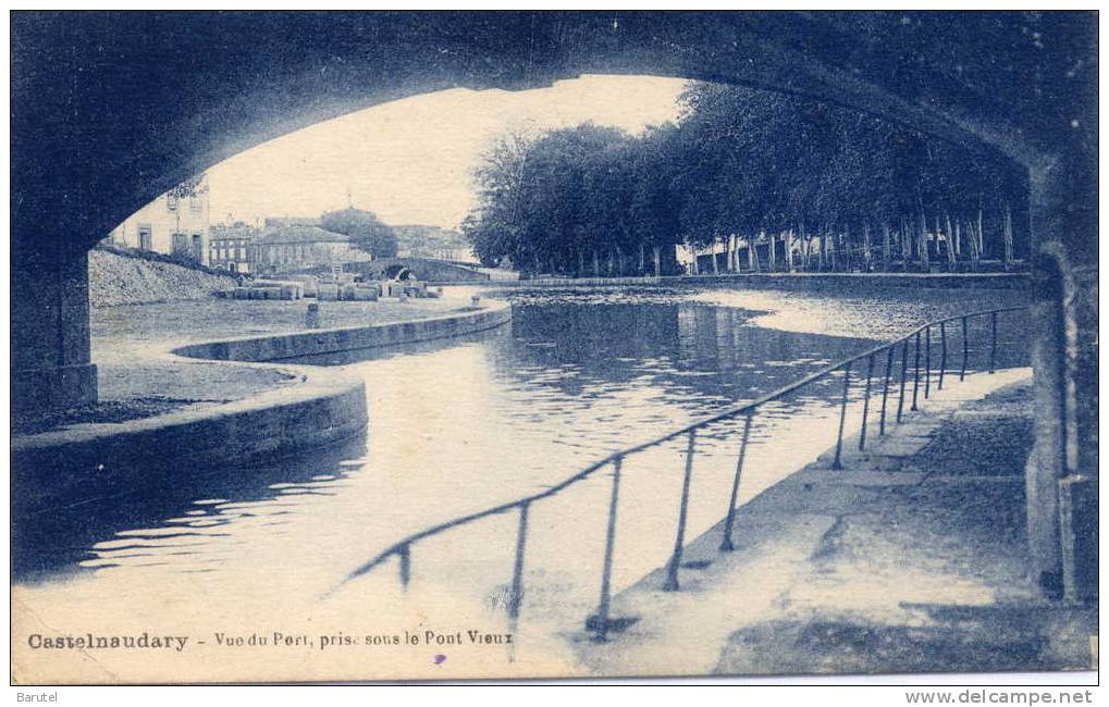 CASTELNAUDARY - Vue Du Port, Prise Sous Le Pont Vieux - Castelnaudary